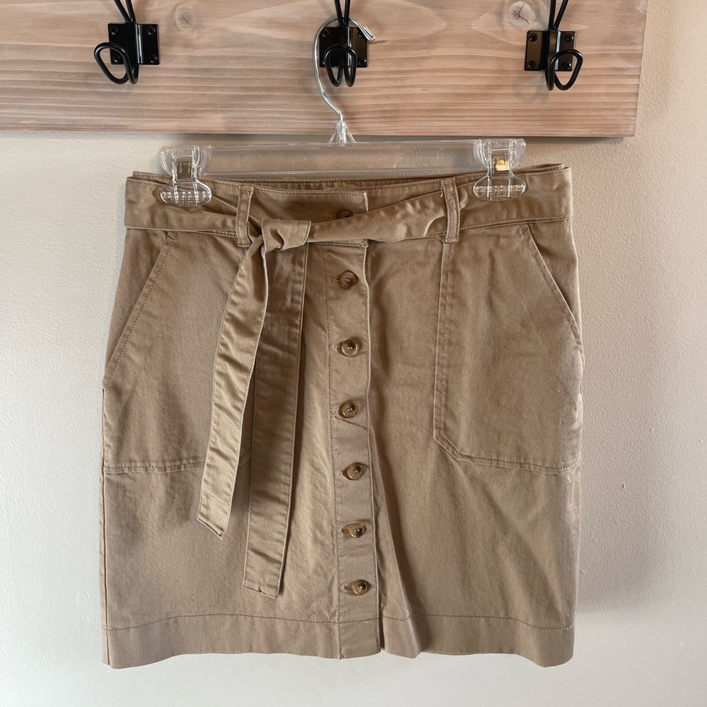 LOFT Khaki Straight-Fit Skirt w/ Front Buttons. Size 2.